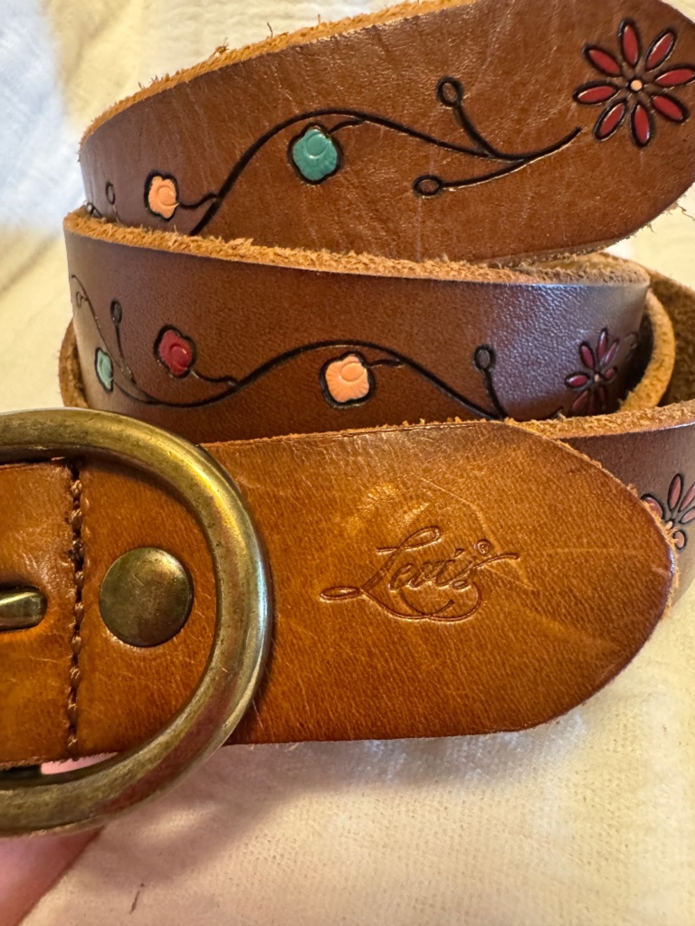 Levi's Brown Leather Floral-Printed Belt with Brass Oval Buckle Size 36 - Picture 3 of 9